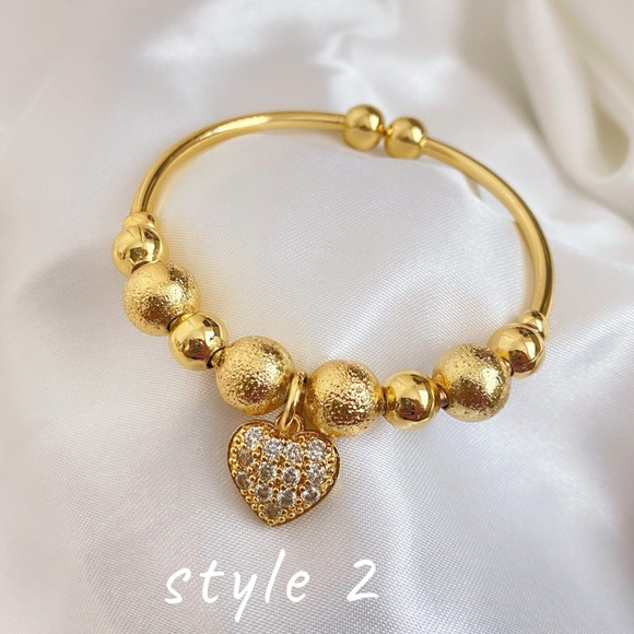 Baby adjustable Bangle, Toddler children Gold bangle, toddler gold bracelets - Picture 3 of 7